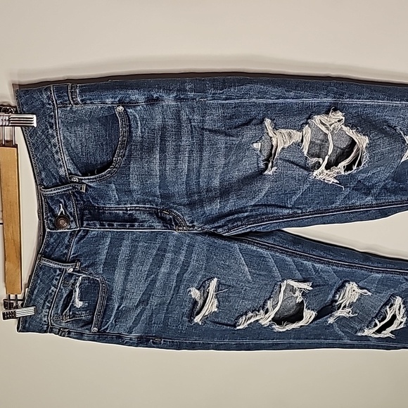 American Eagle size 6 distressed style 32x30 tomgirl straight leg jeans - Picture 2 of 7